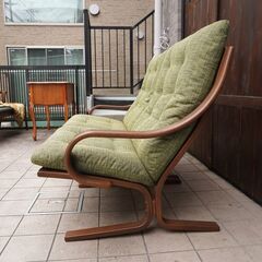 FUJI FURNITURE(冨士ファニチア)のAgio(アージオ) ソファ 2Pソファ。曲木フレームから生み出される柔らかくしなやかな座り心地のセパレート型2人掛けソファー。軽量で持ち運びも楽々♪CG225