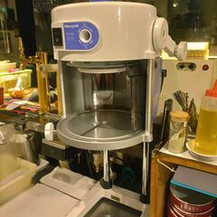 業務用かき氷機 「初雪」 電動式 ブロック用 アイススライサー 氷旗