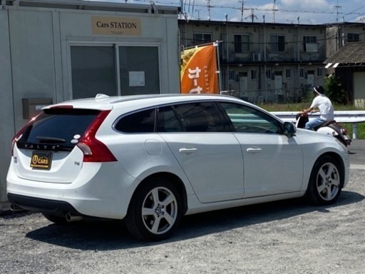 VOLVO v60 T4スカンジナビアン.リミテッド