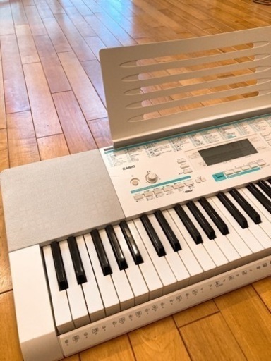 お値下しました!!CASIO キーボード LK-228 使用浅 スタンド＆イス付き