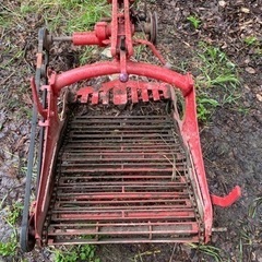 農機具　芋掘り機　ロータリー