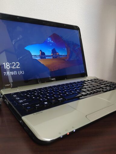 NEC　高速SSD搭載　Core i5搭載 メモリ4G 大画面15.6インチ Wifi対応
