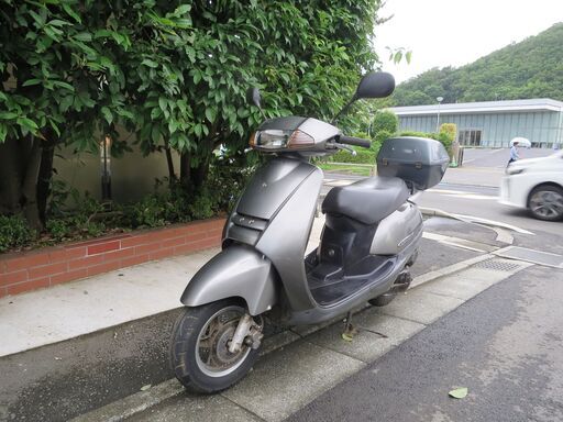 ホンダ　リード50 (2サイクル：キャブモデル）実働中古車(現状販売車)　走行距離少なめ　リアBOX付き　バッテリー充電済み　登録書類有り