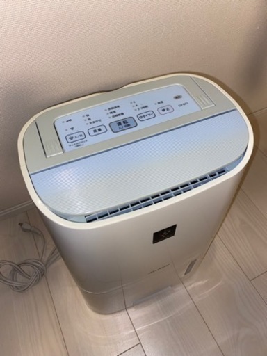 美品　SHARP 除湿器