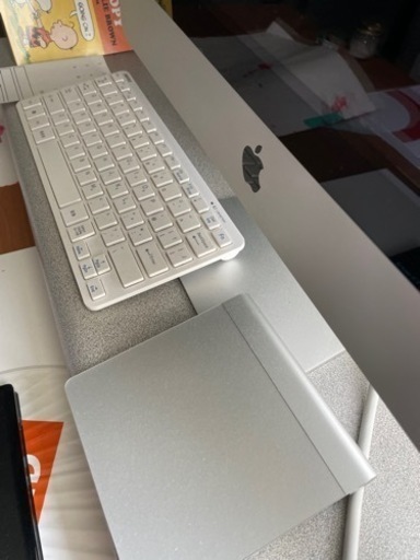 【予約済みになります】iMac 本体と純正のタッチパッドとキーボード