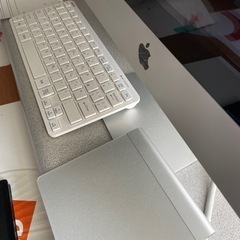 【予約済みになります】iMac 本体と純正のタッチパッドとキーボード