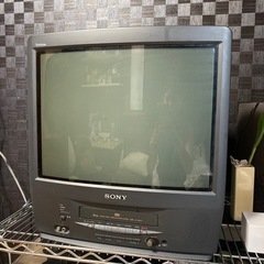 ブラウン管テレビ(VHS再生機能付き)