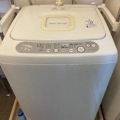 【终了】無料Toshiba洗濯機+無料ランドリーラック！ 取りに...