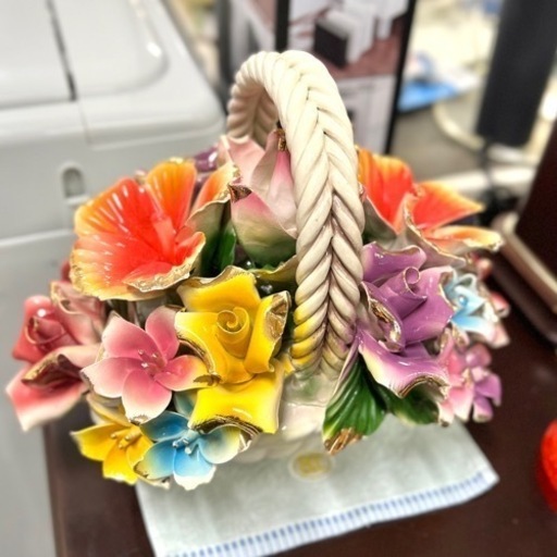 陶器でできたブーケの置物