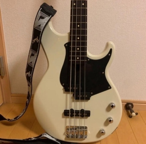 弦楽器、ギター BB234  YAMAHA Vintage White