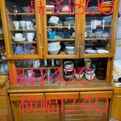 昭和時代の食器棚 ２