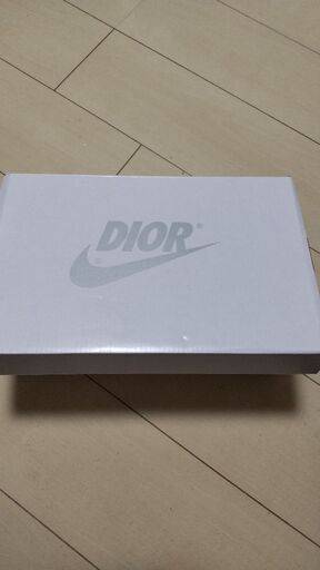 新品スニーカー