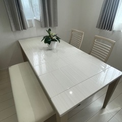 【最終値下げ】ダイニングテーブル４点セット 最終値下げ！ダイニング4点セット！】引き取りに来ていただける方優先