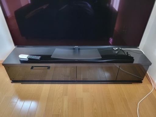 美品　テレビ台