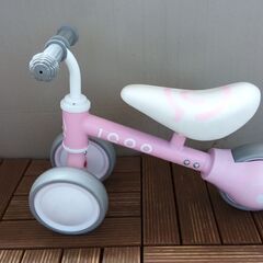 1〜2歳位用の三輪車