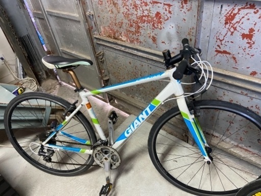 早い者勝ちGIANT軽量クロスバイク
