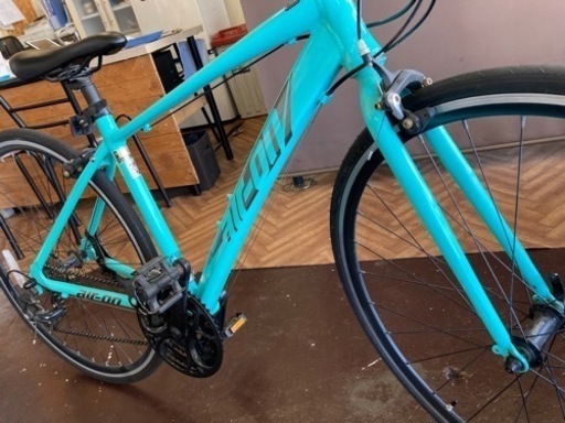 700×28c】 21段変速 クロスバイク エメラルドグリーン