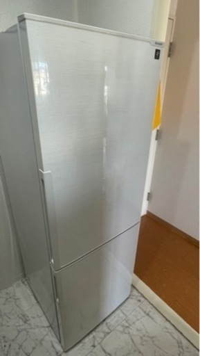 7月28日に取りに来れる方！SHARP2018年製冷蔵庫　白い冷蔵庫　冷蔵庫 271L