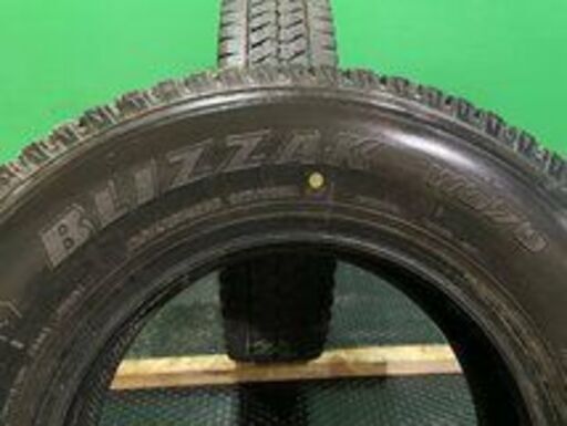 ベンチ 収納付 ブリヂストントラック用スタッドレス205/85R16 117