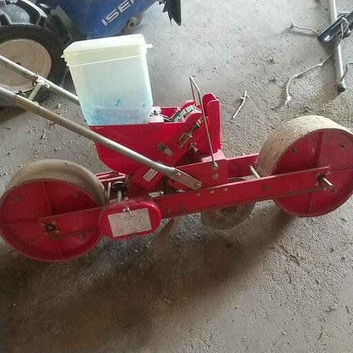 種まき機