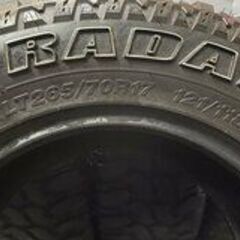 RADAR RENEGADE R7 M/T LT265/70R17 121/118Q 17インチ 夏タイヤ 4本 2017年製 バリ溝 FJクルーザー ラングラー等　(TD760) クレジットカード QRコード決済可能