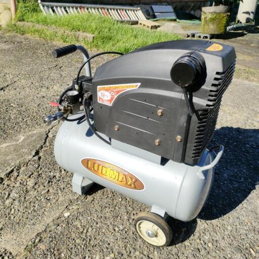オイルレスコンプレッサー　100v仕様 使用回数少なめ
