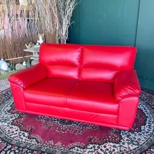 ㊗️【完売御礼】赤色ソファー 2人掛け 鮮やかな赤色のソファー入荷しました 格安でお譲り致します ☆