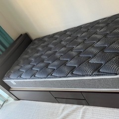 セミダブル　マットレス、ベッドフレームセット　値段交渉可能　8ヶ月使用〆切8/15