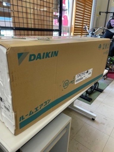 ★404  DAIKIN ダイキン ルームエアコン 2.8kw 10畳用 2020年製 F28ZTMXS-W 新品未使用【リサイクルマート宇宿店】