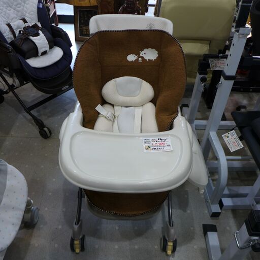 【モノ市場 東海店】コンビ　電動スイング　ハイ＆ローチェア