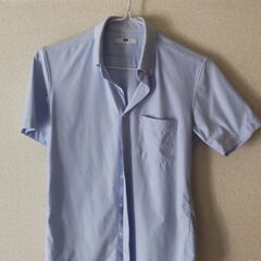 ユニクロ　半袖シャツ　ライトブルー　Sサイズ