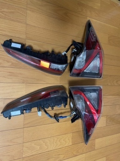車のパーツ プリウス　テールランプ