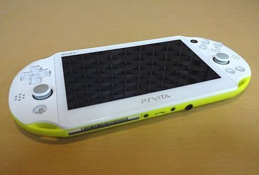 PSVITA PCH-2000 ライムグリーン/ホワイト ソフト3本付き マイン