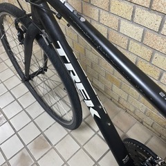 〈渋谷、下北沢周辺引渡し〉クロスバイク/自転車 TREK トレックFX2