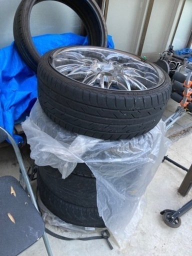 車のパーツ 22インチタイヤホイール4本セット ランクル・ハイラックス 