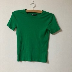 【無料】ZARA Tシャツ　緑