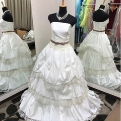 【ネット決済・配送可】ウェディングドレス　ホワイトドレス　結婚式...