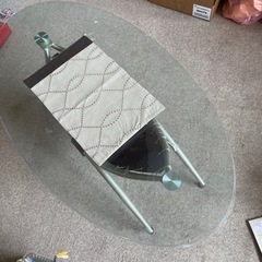 楕円形ガラステーブル