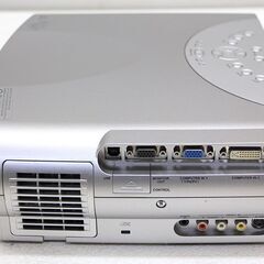 TOAHIBA 東芝 TLP380　2000lm LCDプロジェクター (E1269wY) TOAHIBA 東芝 TLP380 2000lm LCDプロジェクター (E1269wY)