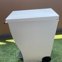 【本日13時まで】ペダル式ゴミ箱　33リットル　ホワイト