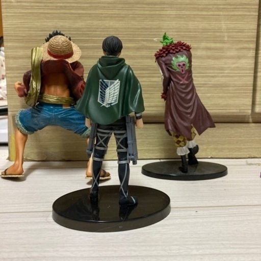 ワンピース進撃の巨人フィギュア きんじょうりゅうは 首里の家具の中古あげます 譲ります ジモティーで不用品の処分