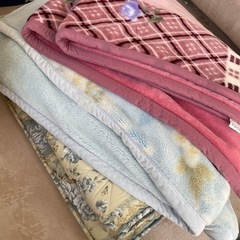 敷布団と毛布2枚