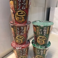 きつねうどん 小海老天そば インスタント カップ麺