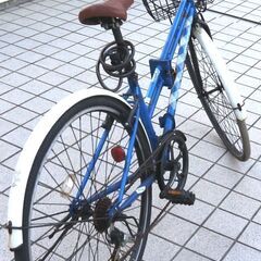 【レンタル可】２７インチ クロスバイク シティーサイクル 自転車 外装6段ギヤ ＬＥＤオートライト カギ付き