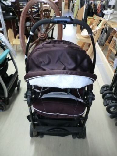 ジモティ来店特価!!!　ベビーカー　Combi　メチャカルハンディ　オート4キャス　　J-699