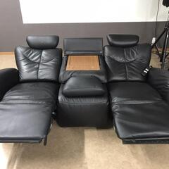 本革 電動リクライニングソファー
