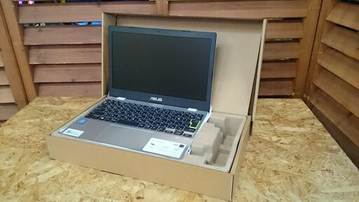 ASUS E210 11.6型ワイド ノートパソコン【愛品倶楽部 柏店】