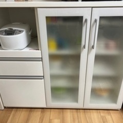 ニトリ　キッチンボード　レンジ台　食器棚