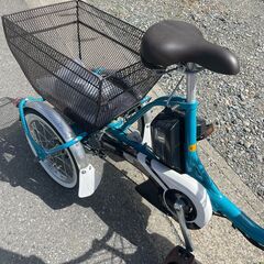 大幅値下げしました　中古電動アシスト自転車 ヤマハ　パスワゴン　2021年10月購入 綺麗です！電動三輪