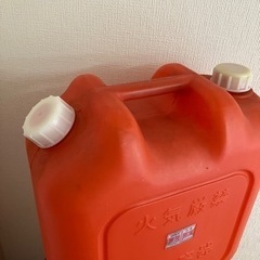 灯油のポリ缶　3個と自動ポンプ